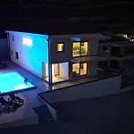Panorama - Private Heated Pool And Jacuzzi With Ocean View Ivanica